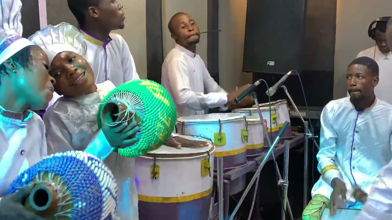 EGBE KERUBU TI YE … AROJAH WITH OBELAWO DRUMMERS DOING THE REAL CHERUBIM AND SERAPHIM DOINGS