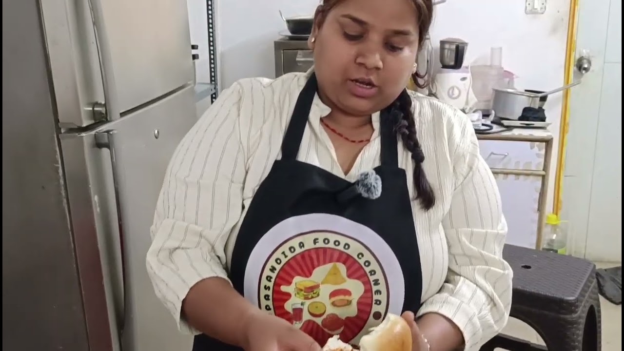 Vada Pawan althan road bheemrav surat #vadapav #trending #viral #food #tasty #yummy 