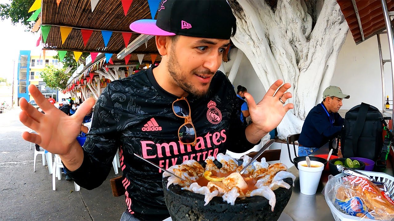 Free Mexican Seafood in Mazatlan Sinaloa 🇲🇽