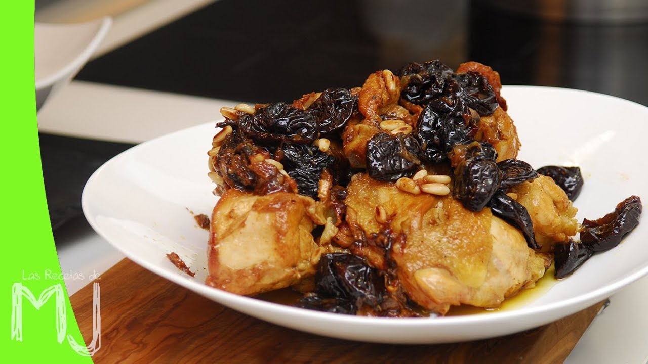 Pollo rustido a la catalana con ciruelas y piñones
