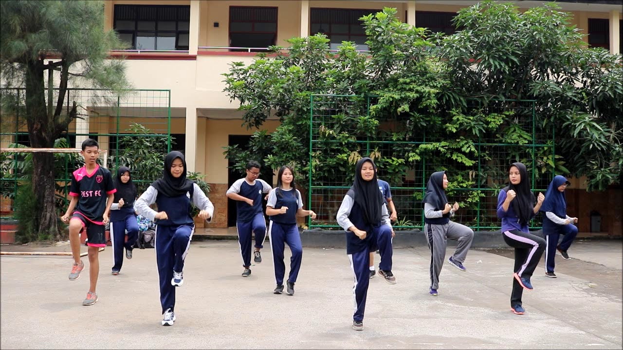 UJIAN PRAKTEK SENAM AEROBIK XII IPA 3 SMAN 4 DEPOK 2017/2018