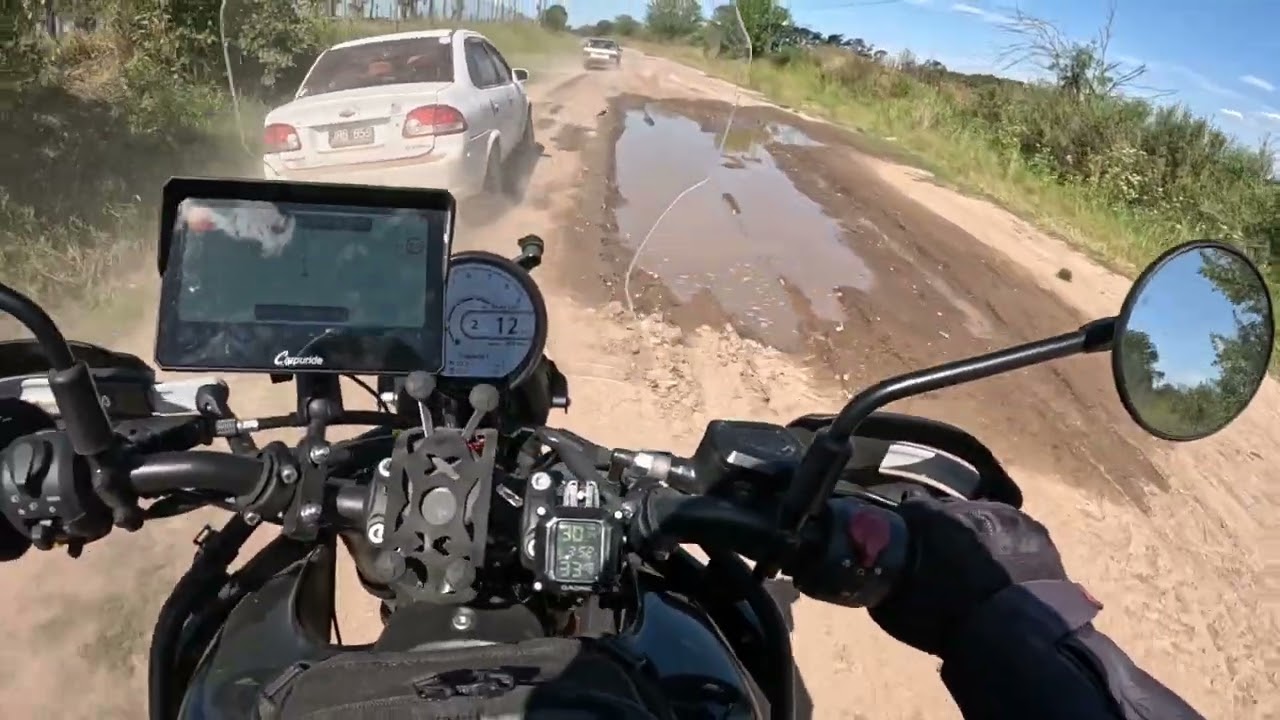 Giro a Arrecifes y San Antonio de Areco con el Avispon,  termino con un alucinante camino de tierra.