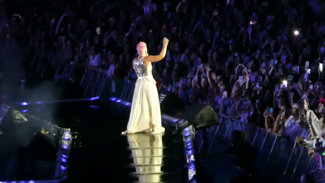 P!NK *Just Give Me A Reason* ft Nate Ruess Sydney 10/2/24