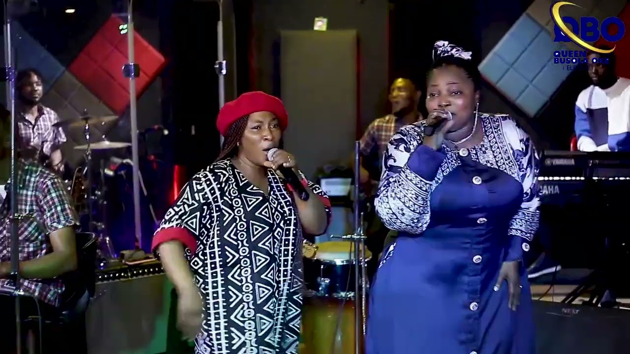 Apekeola with Busola Oke on Stage 1 at praise the Lord oh my Soul Concert
