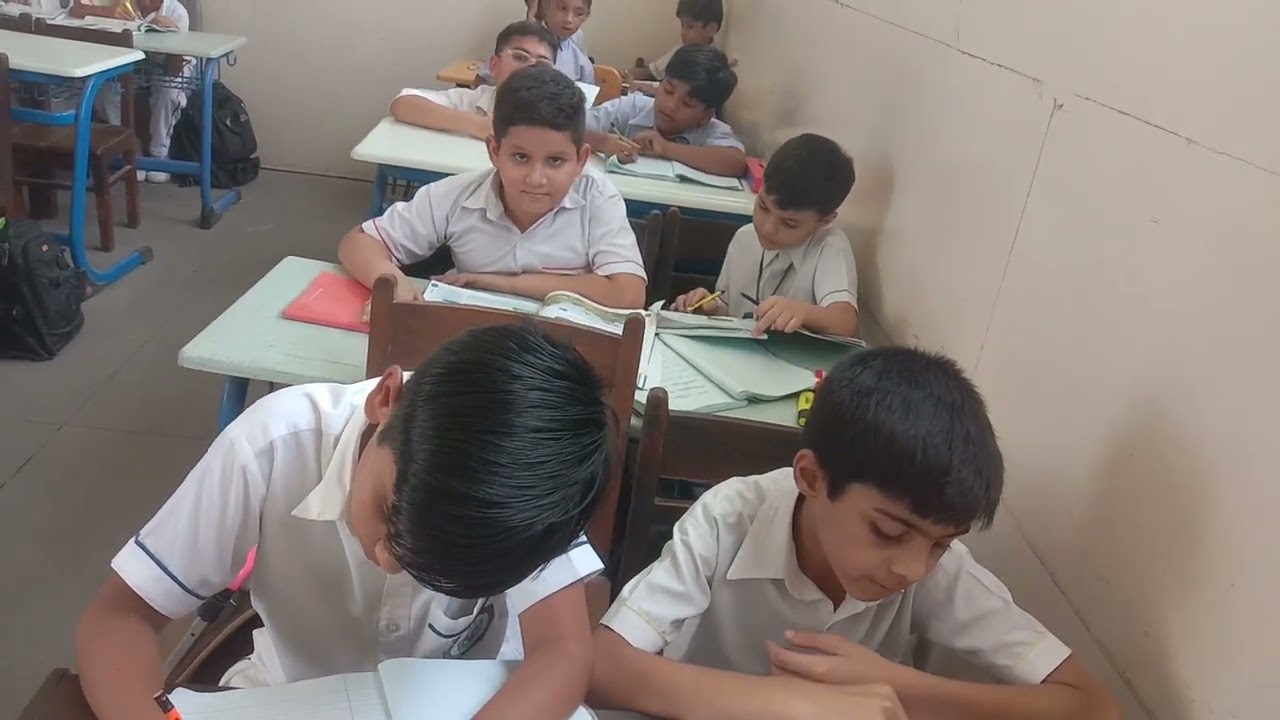 kps new class 4 N well deciplain studying in class Room