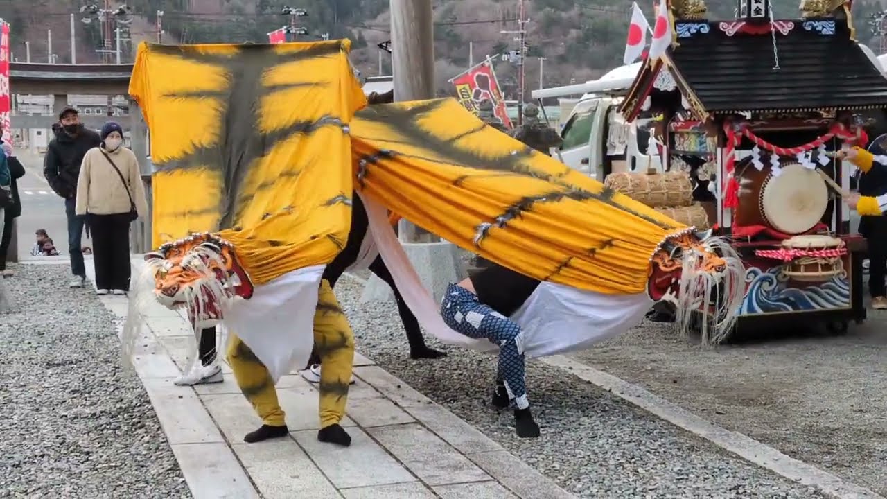 令和８年大槌町小鎚神社　元旦奉納①城山虎舞