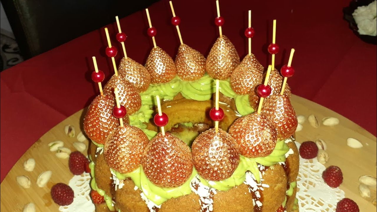 Cake fraises pistaches et sa ganache montée à la pistache