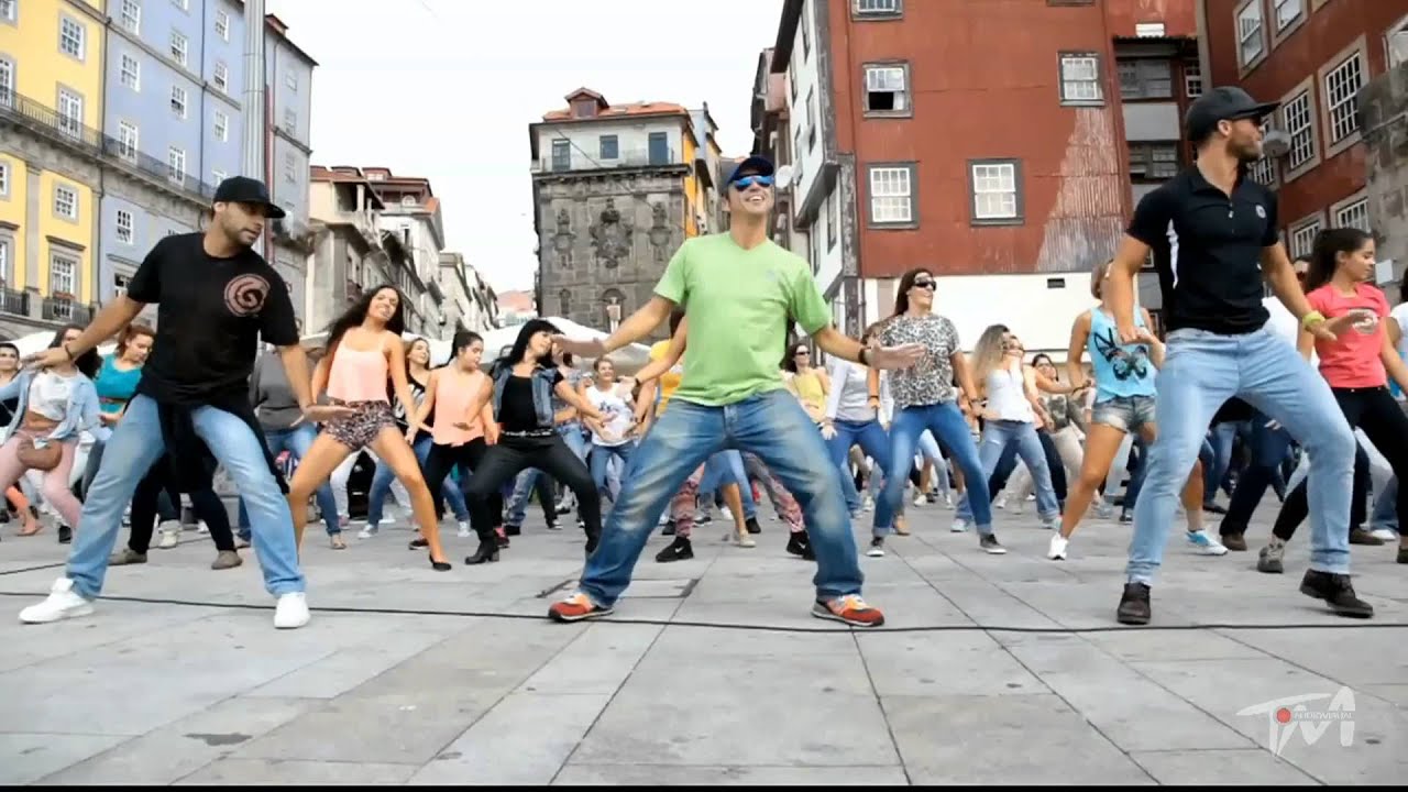 Flashmob 4J's pedido de casamento Porto