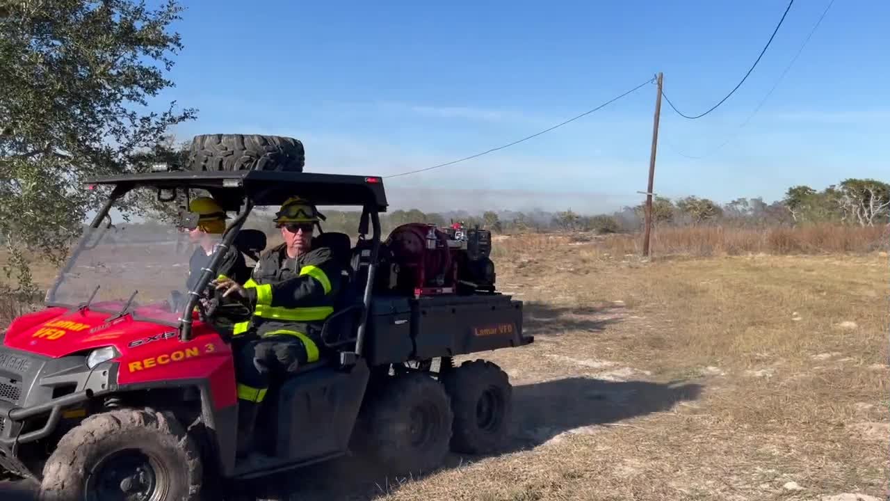 Fire crews working to stop wildfire from spreading in Rockport