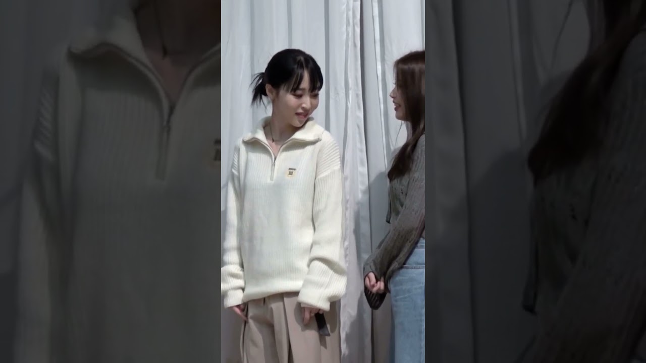 The look lmao 🤣 #moonbyul #hwasa #solar #mamamoo #moonsun