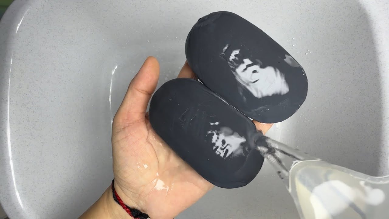 The smell is terrible, but the foam is great! Enjoy 💆🏻‍♀️🎧 #asmrsoap #asmr #satisfying 