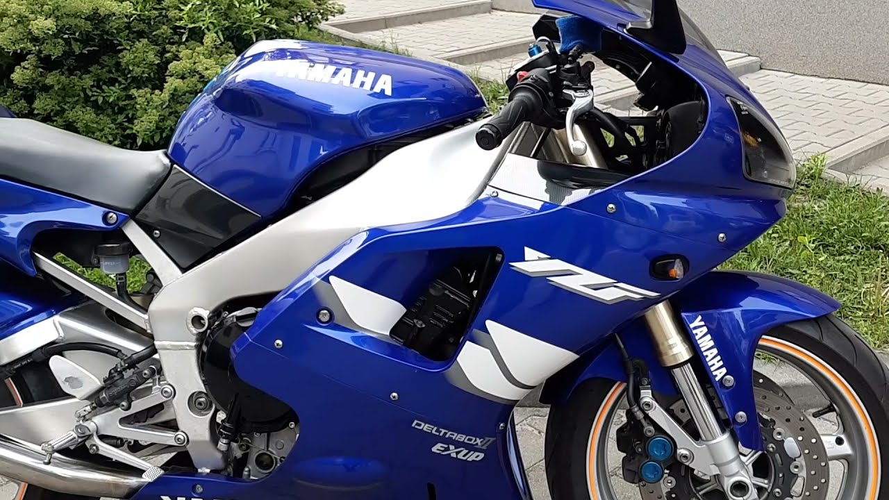 Yamaha R1 YZF-R1 RN01 1999