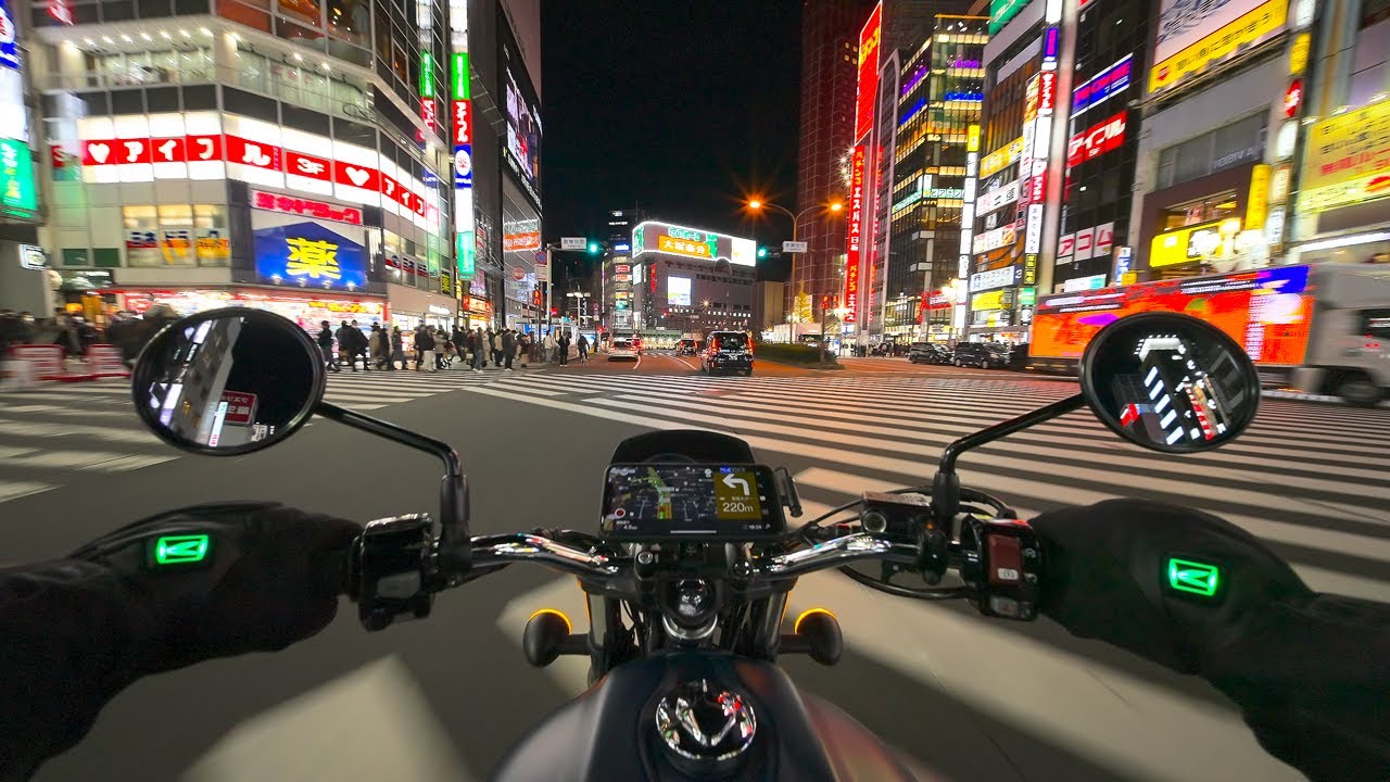 夜の新宿とイルミネーション - Honda GB350 - 4K HDR