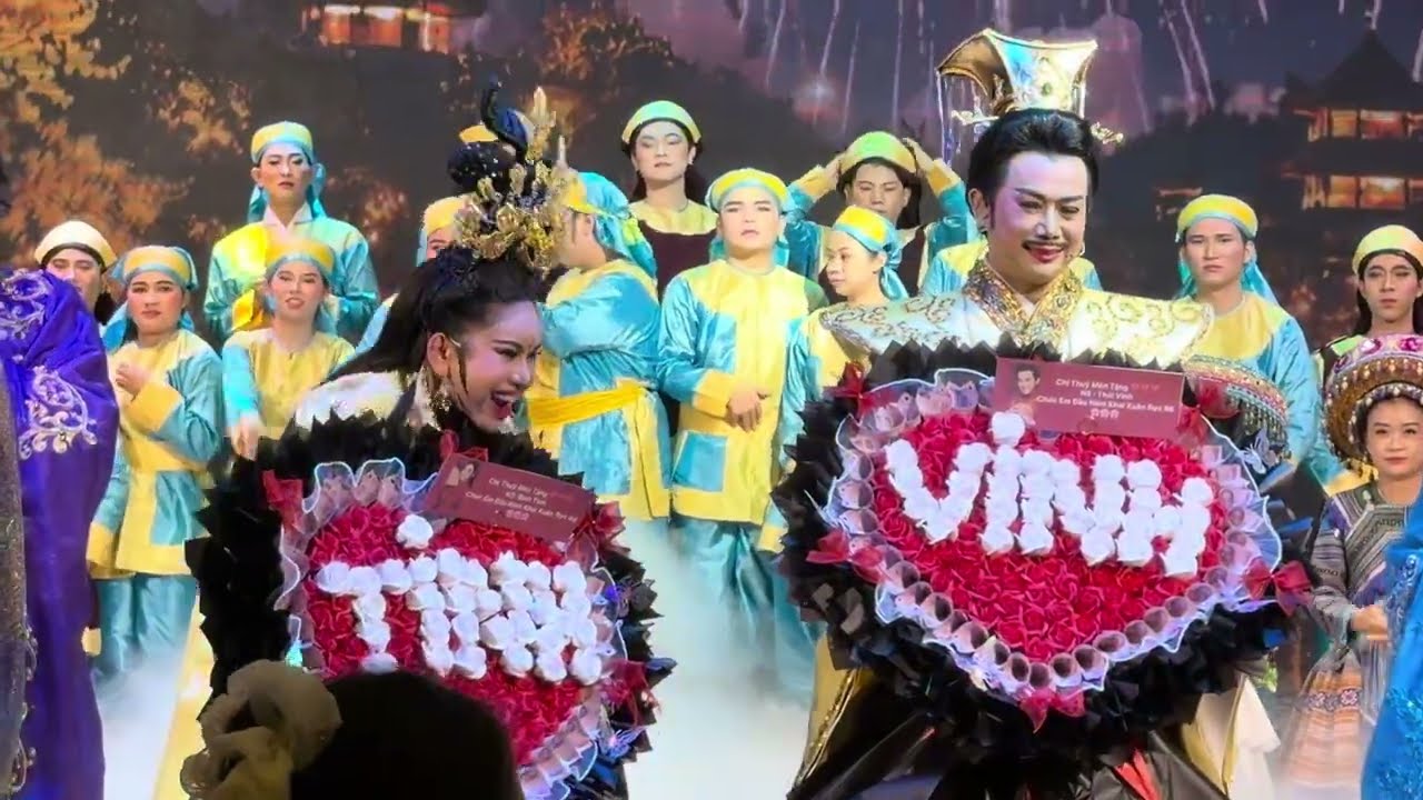 Bình Tinh - Thái Vinh cùng đoàn Huỳnh Long từng bừng chào xuân mới 