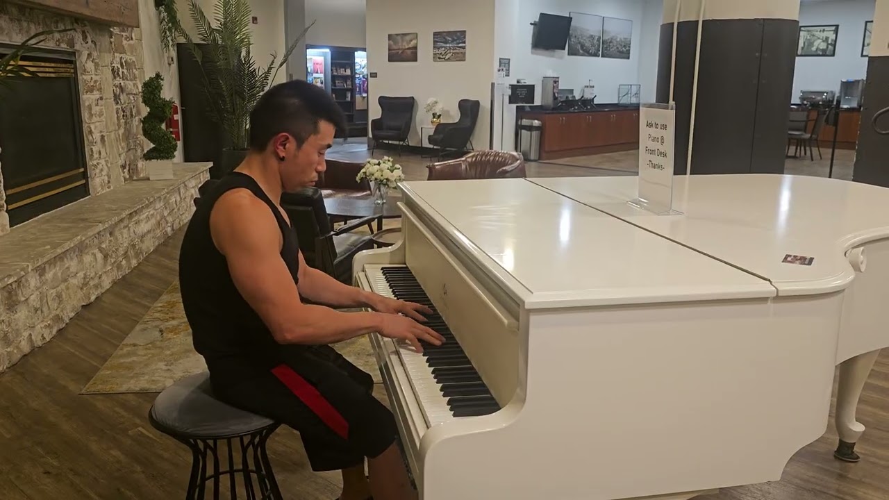 Kyle Playing the Keys Again @ The Suites Hotel at Waterfront Plaza in Duluth, MN