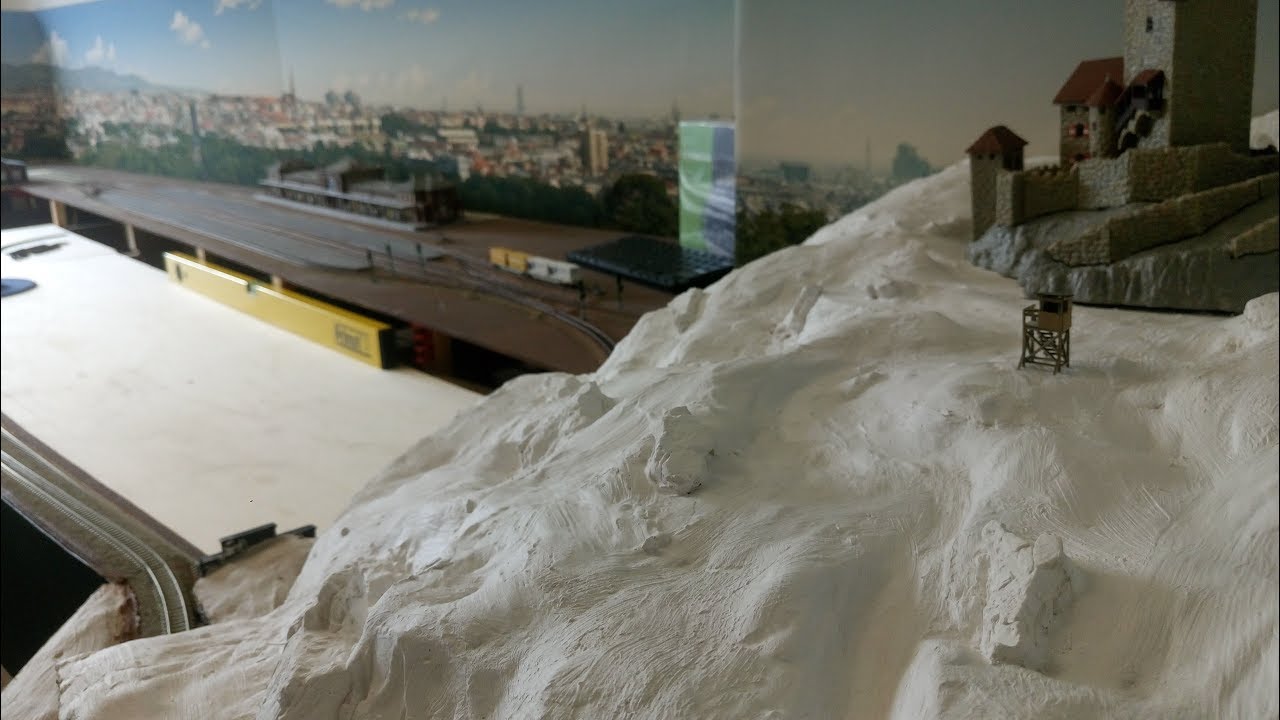 B5 Ein Berg im Bau, Felsen setzen und Gipsen