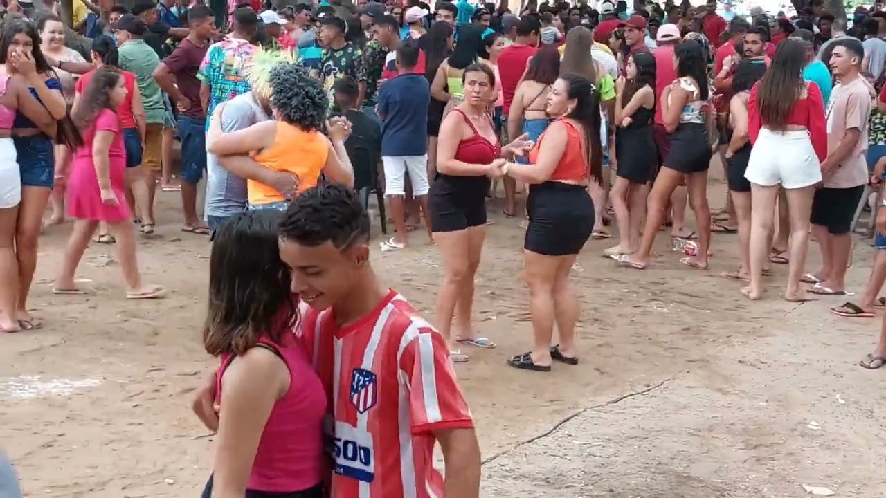 FORRÓ PUXADO NO INTERIOR GILDENES ARAÚJO AO VIVO EM BALIZA URUOCA CE-BOTANDO A MULHERADA PRA DANÇAR