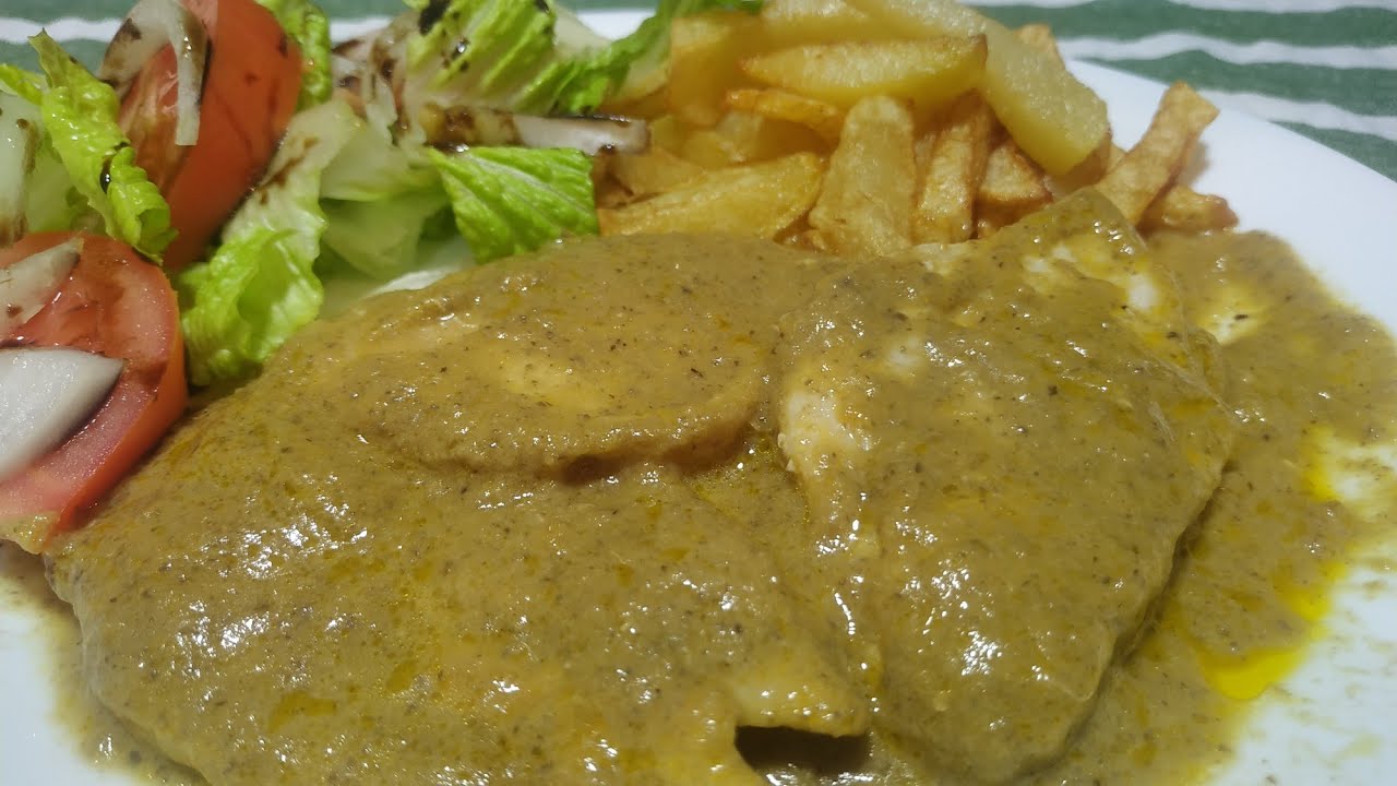 Filetes de pollo en salsa de champiñones / cremosa / fácil / exquisita.