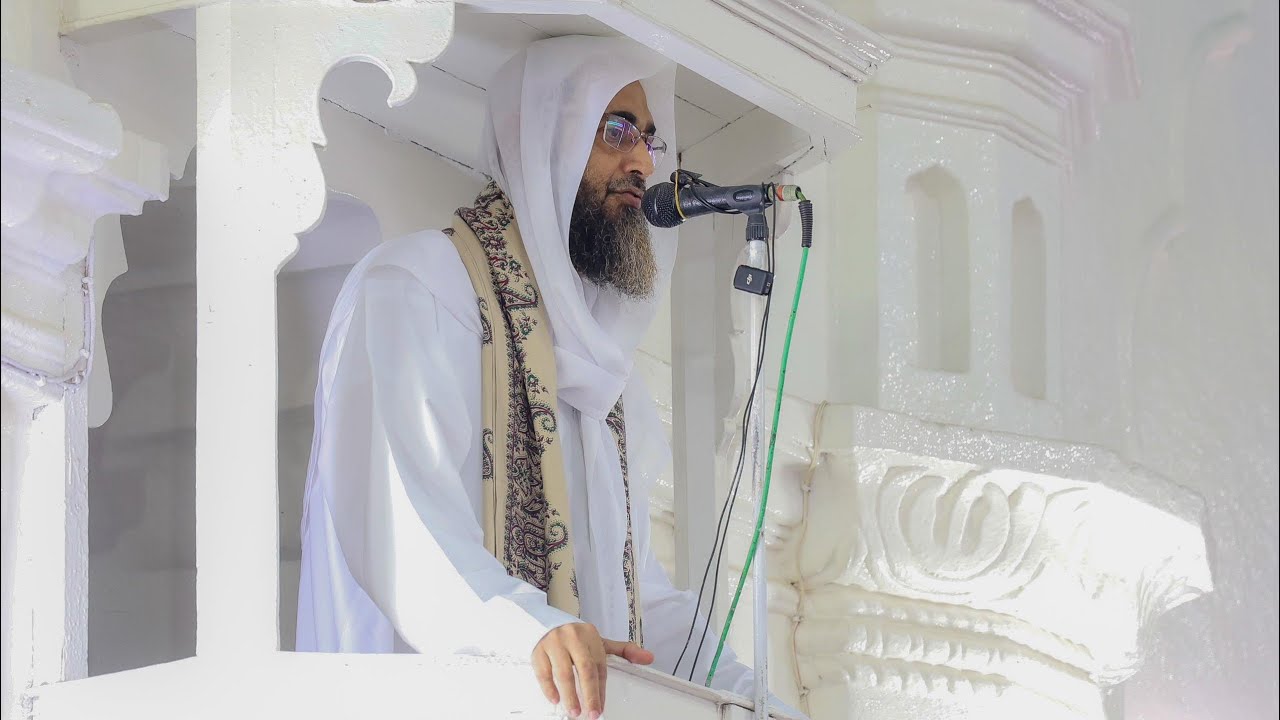 10 4 2024 جانب من خطبة العيد لفضيلة الشيخ صالح الشرفي بحضور دولة رئيس الوزراء بمسجد عمر بالمكلا
