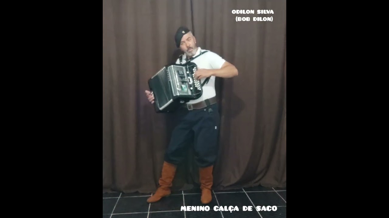 MENINO CALÇA DE SACO