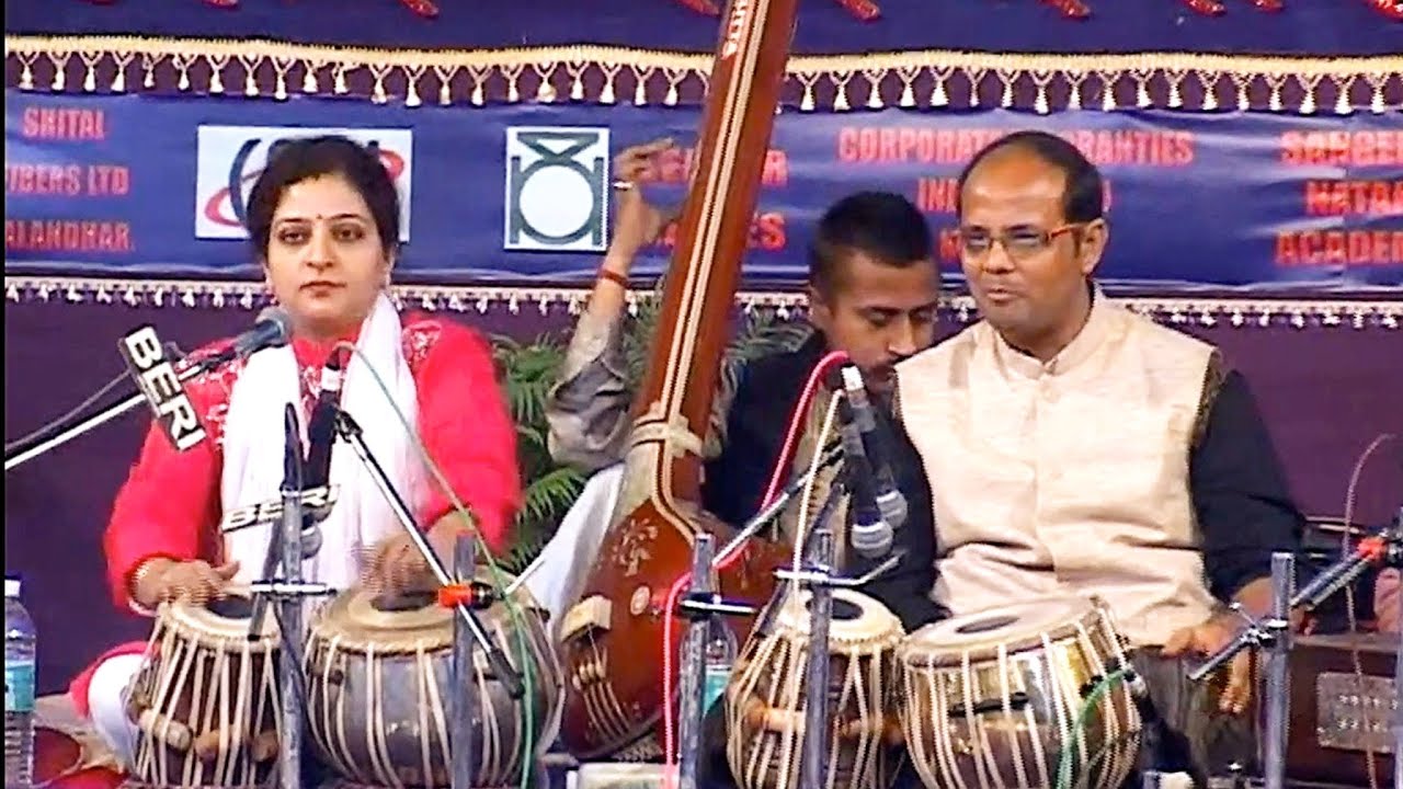 Iconic Tabla Duet by Pt. Sudhir Pandey & Smt. Amrit Prabha Pandey | Harivallabh 2010