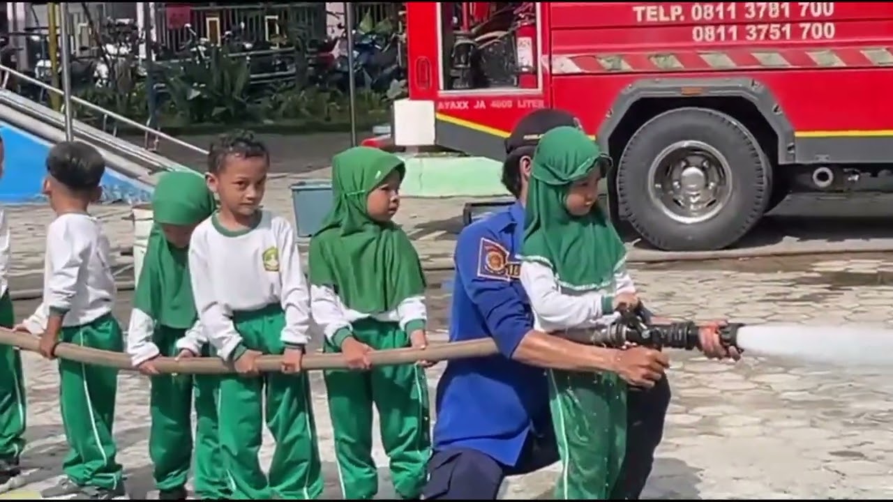 Belajar bersama pemadam kebakaran kab.madiun || Kunjungan Edukasi 
