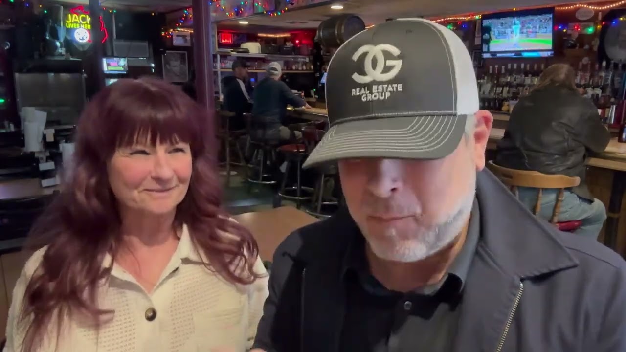 AWESOME BAR 🍔 BURGER! Jason Carr Drive visits the Kit Kat Klub in #macomb Romeo  #berkleymi #video 