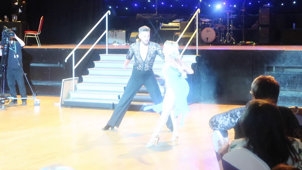 Dancing Queen - LEANNE BROWN