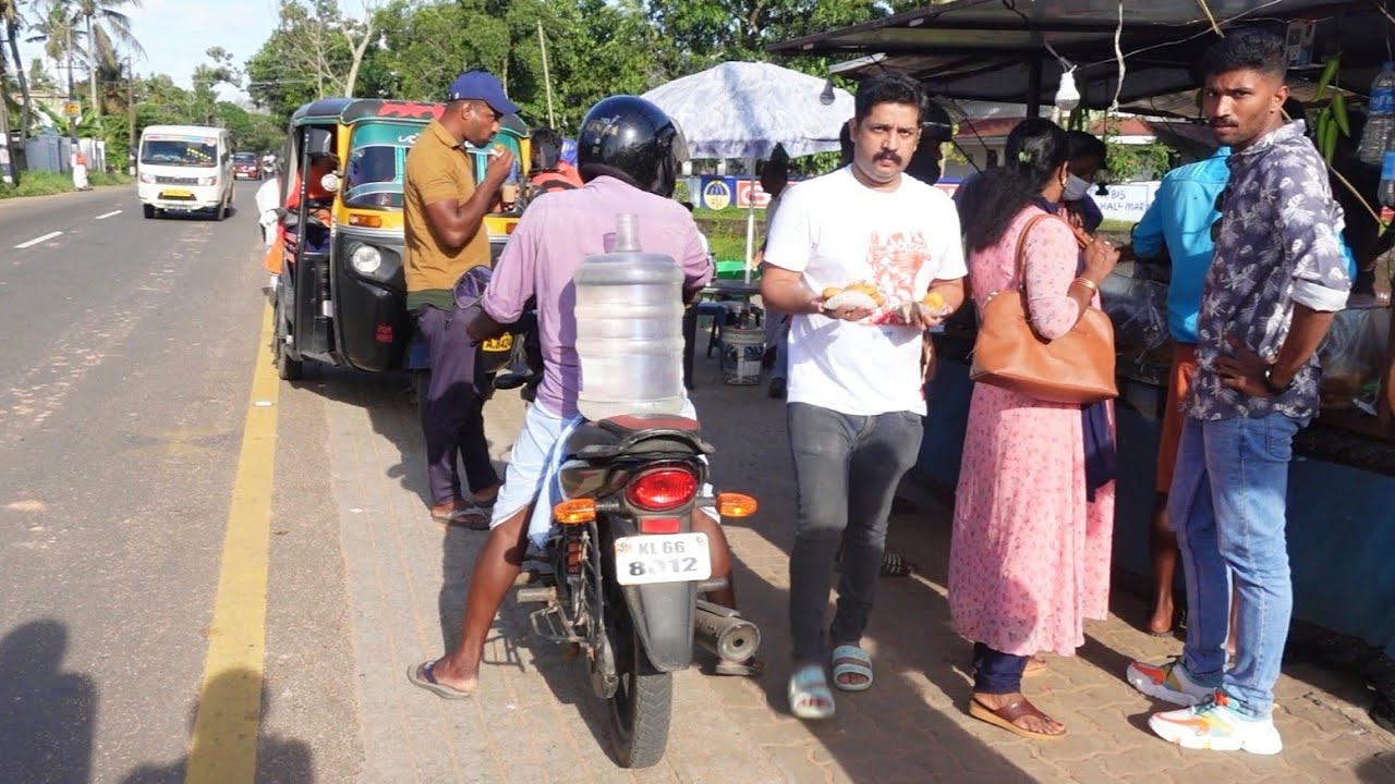 തകഴി കരുമാടിയിൽ ഒരു കുടുംബത്തിൻ്റെ തിരക്കേറിയ ചായക്കട  | Street Food Kerala | Food Vlog