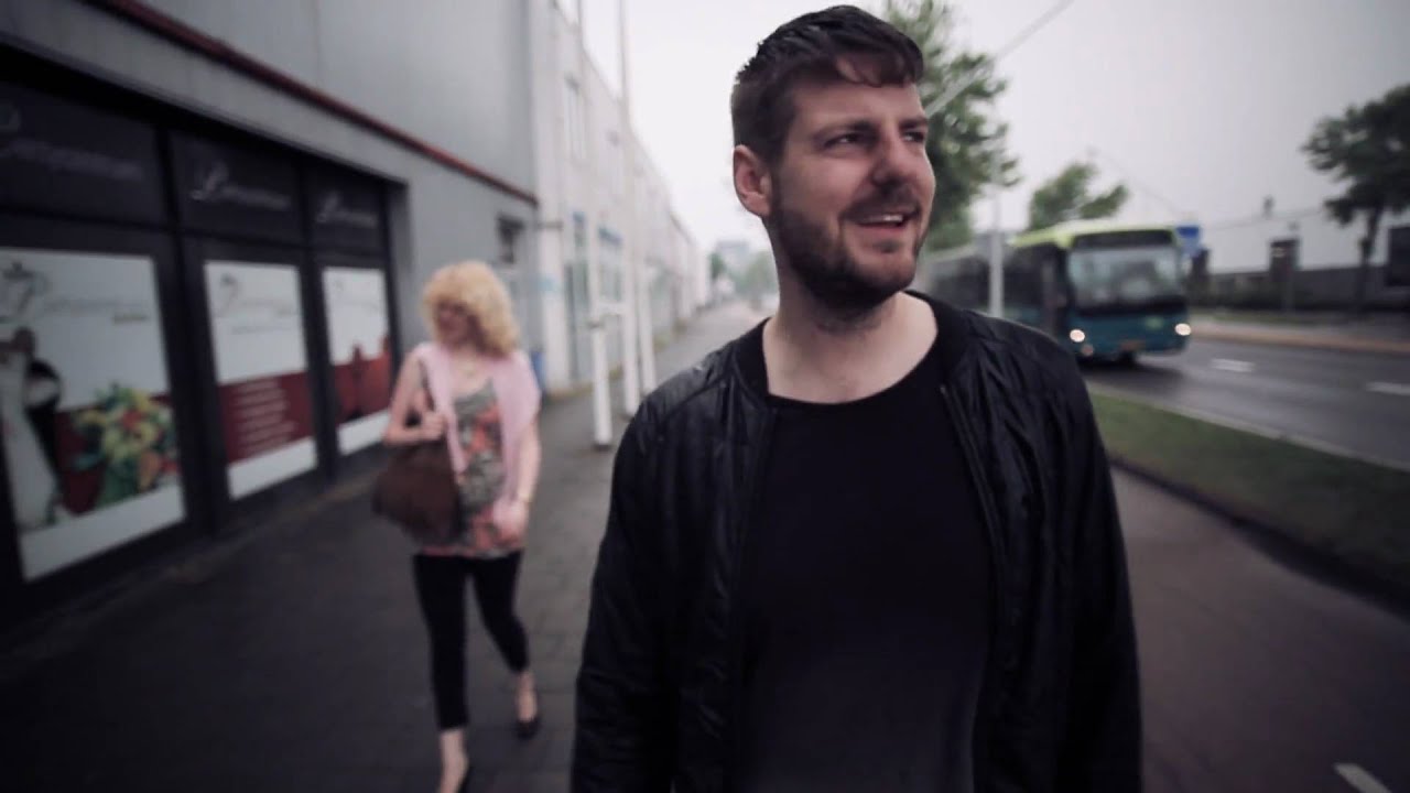 Stof in de wind by Malle Pietje and the Bimbos ft. Vjeze Fur