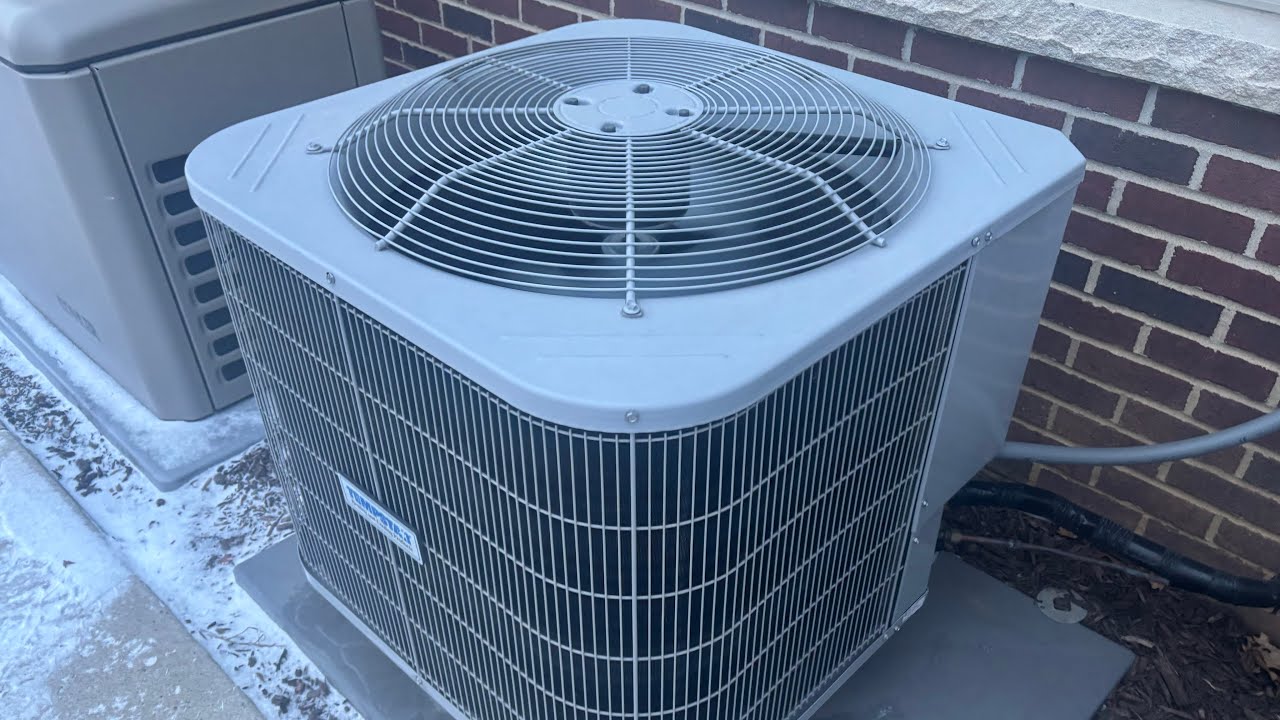 2022 Tempstar Performance 3 ton heat pump defrosting! (Dry defrost)