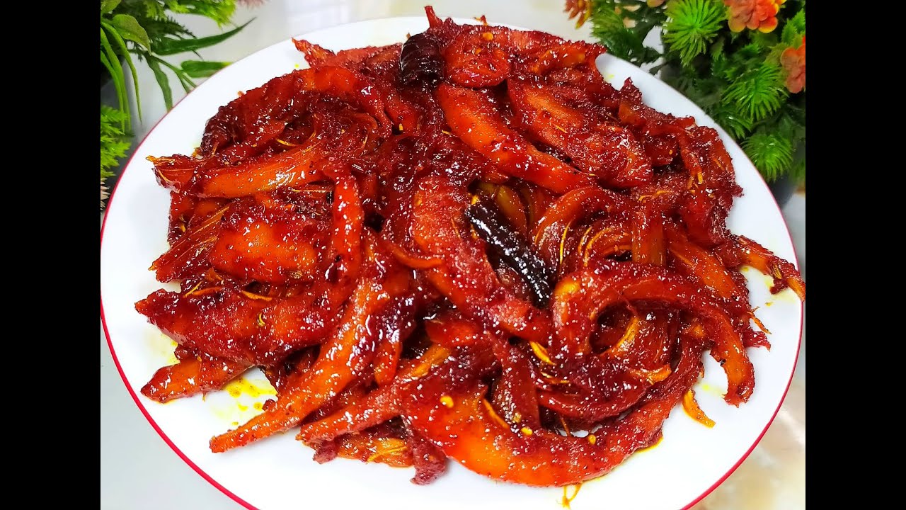 টক ঝাল মিষ্টি চালতা আচারের রেসিপি । আর সত্যি বলতে আচারটা এতো  মজার এবং লোভনীয় দেখেই খেতে ইচ্ছা করবে।