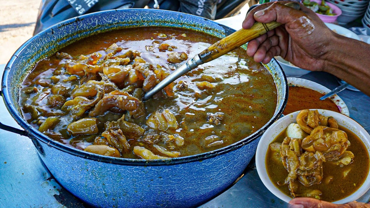 Kikil sapi disini empuk dan lembut!! 150 kilo ludes sehari - Lontong kikil gembong kapasari Surabaya