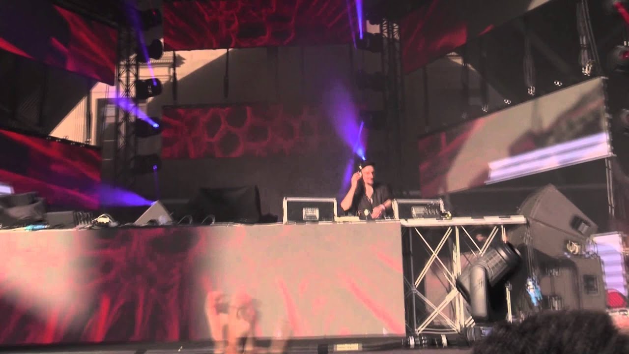 DJ KOZE last track @ Social Music City Barcelona 2015