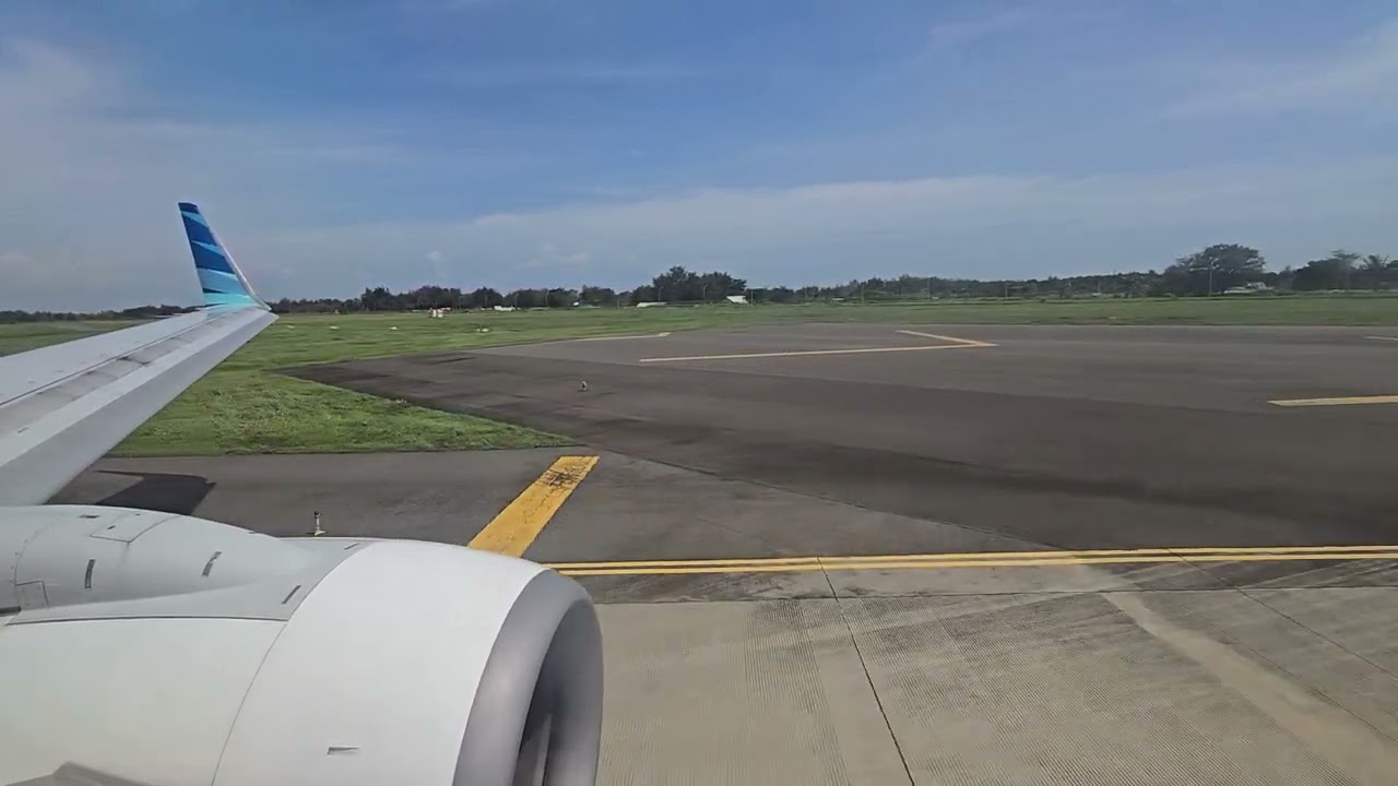 Garuda Indonesia GA209 YIA-CGK PK-GUE Take-off