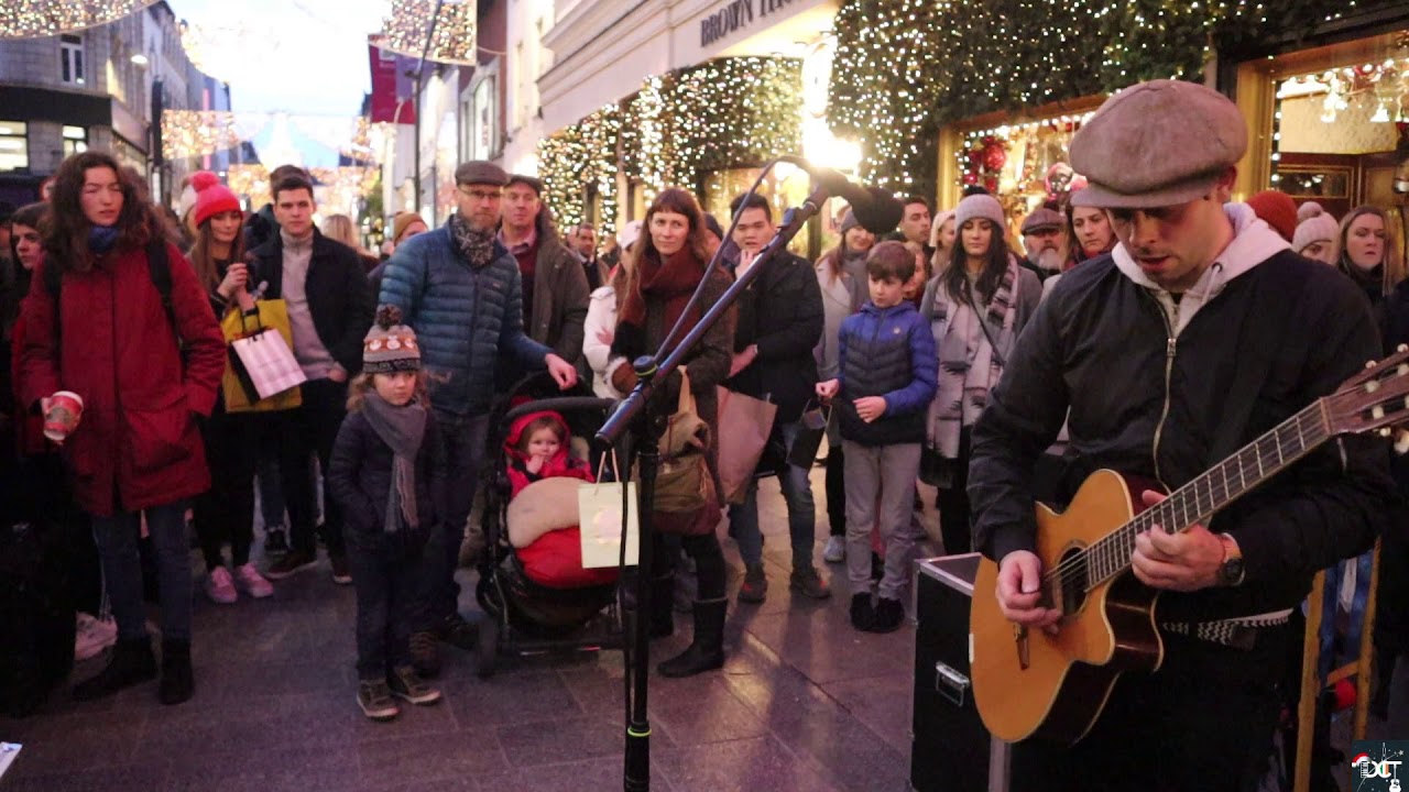 Techno beats on Grafton Street with Flute Loops