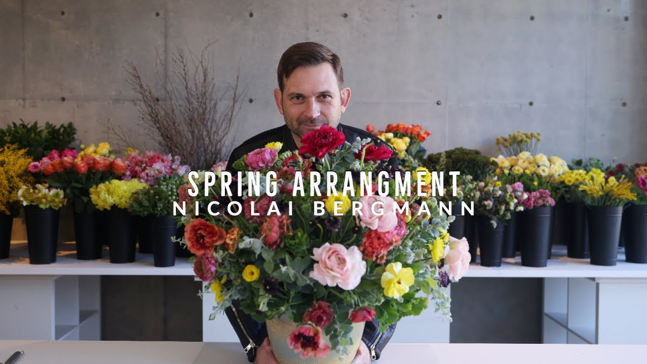 An Eloquent and Vibrant Ranunculus Arrangement