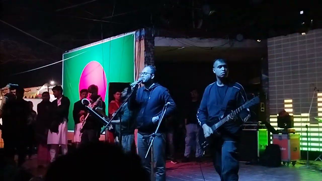Voboghure Novoshchor | Tumi Ei Nogorir Oporichita Chil | Metrolife live at Jahangirnagar University