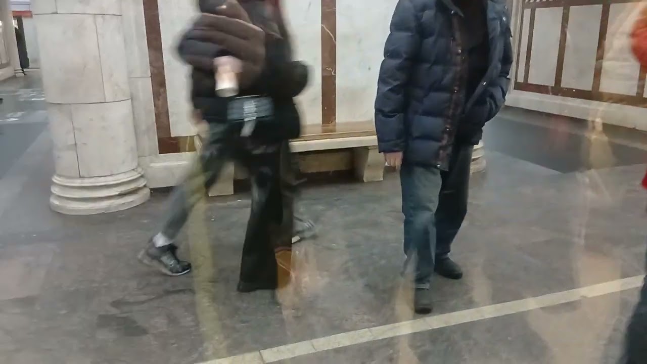 Московский метрополитен на поезде 