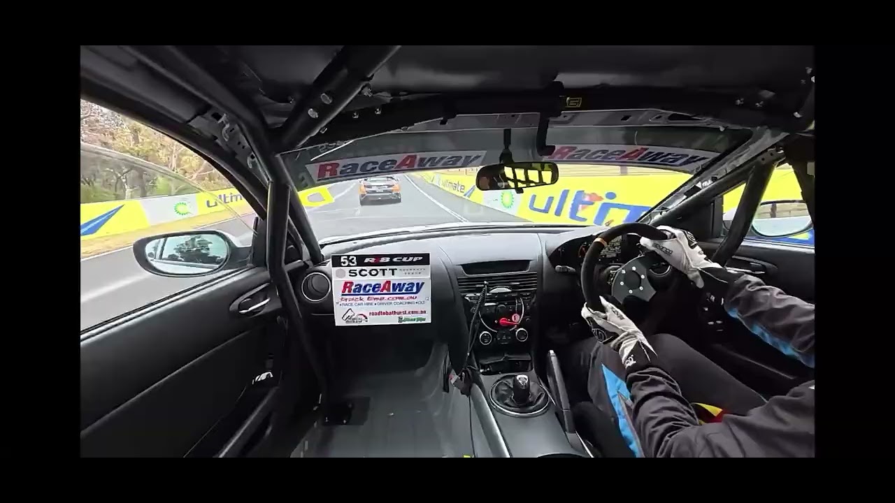 RX8 takes on Honda Civic at Mount Panorama: Hextall battles it out - Challenge Bathurst 2025