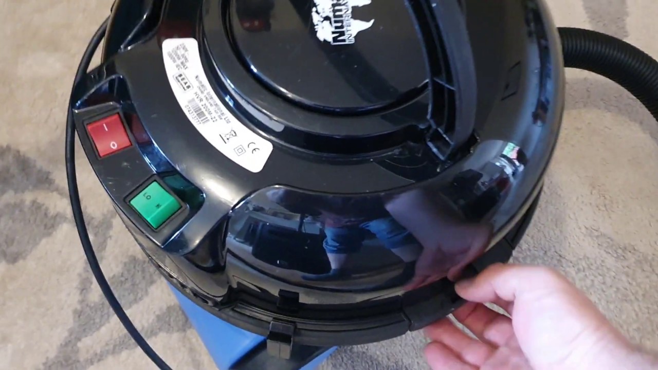 Numatic  henry micro hvr200m-22 2007 blue  vacuuming