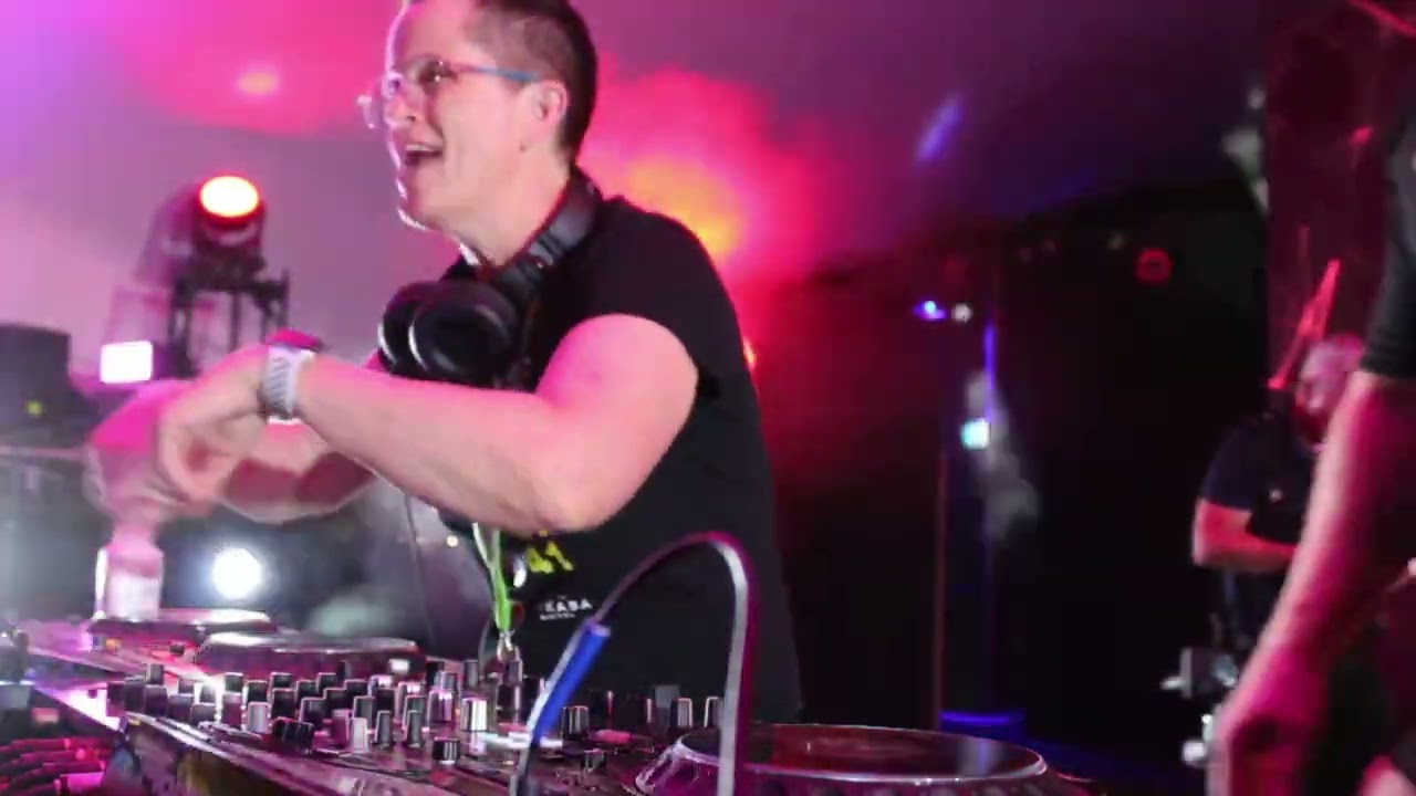 Sweet Harmony - Liquid live at Anthems RIP Eamon Downes