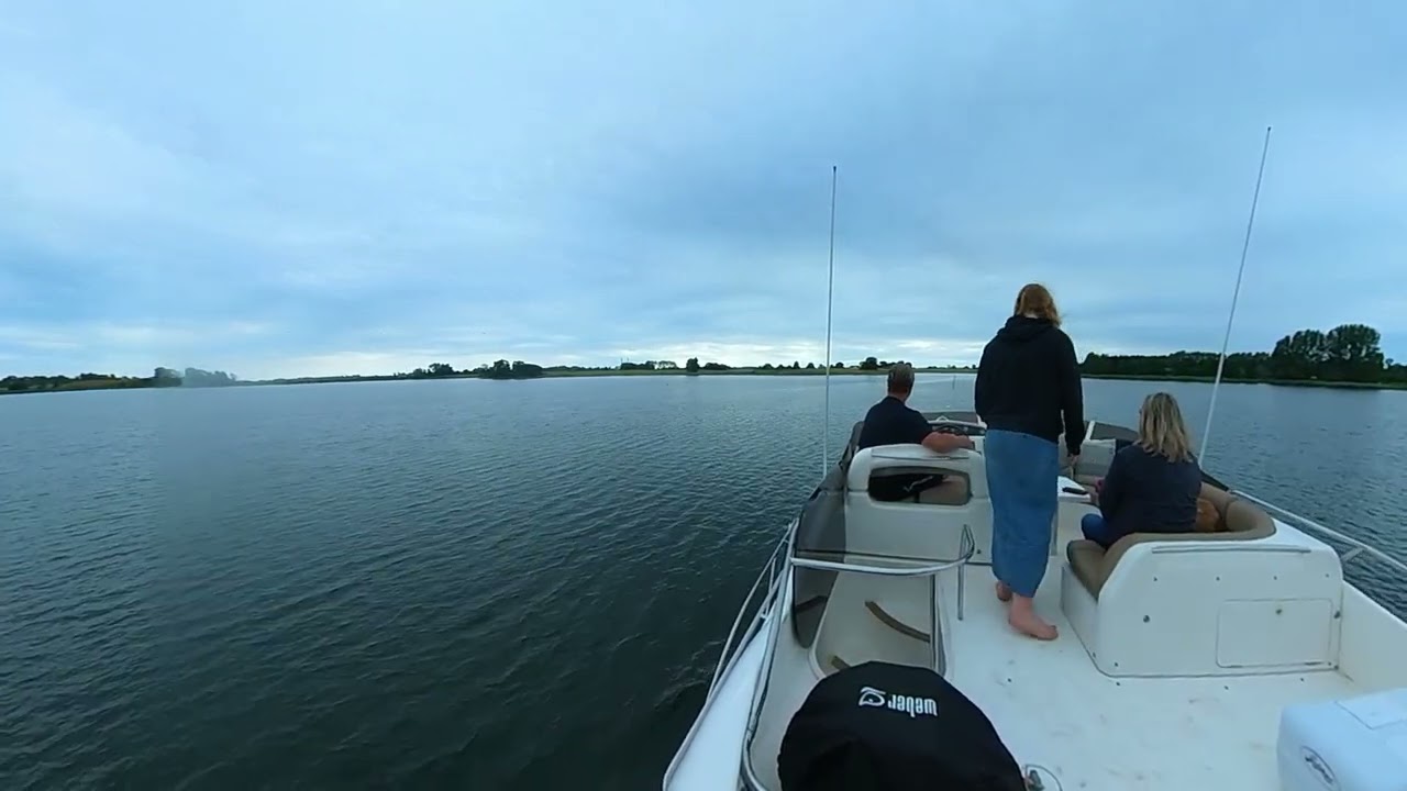 Princess 420 Yacht - Departing Skælskør Harbour,