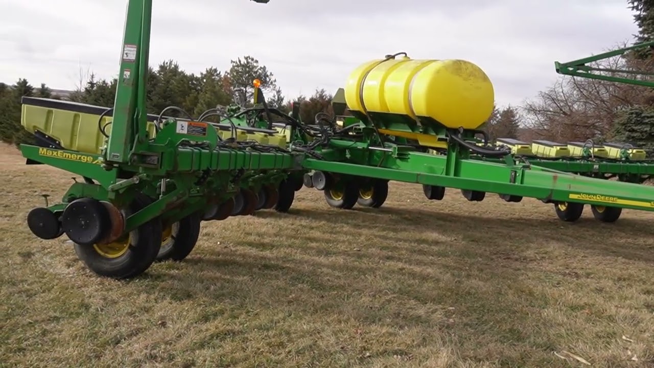BigIron Auctions John Deere 1770 MaxEmergeXP Planter