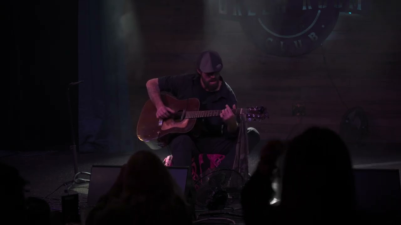 From busking to opening the show | Fingerstyle
