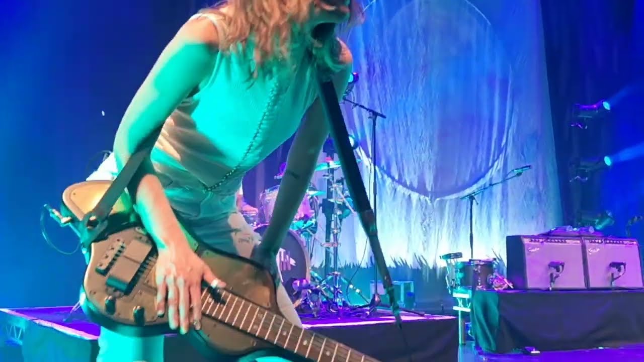 Larkin Poe  - Bad Spell