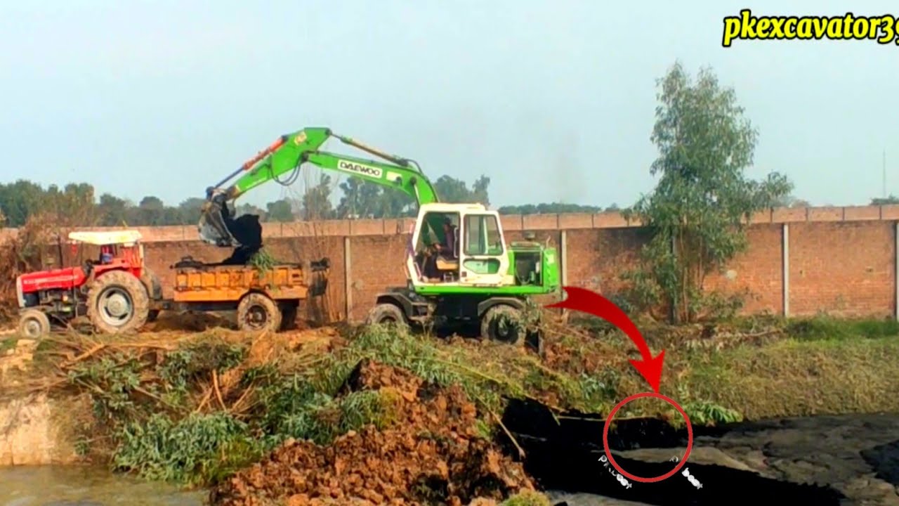 Daewoo Solar 139W Excavator Loading tractor trolley 