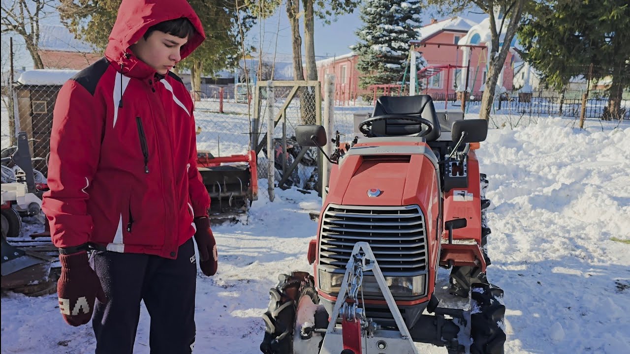 🚜 Повчальна поїздка для юного тракториста. #bazotto 