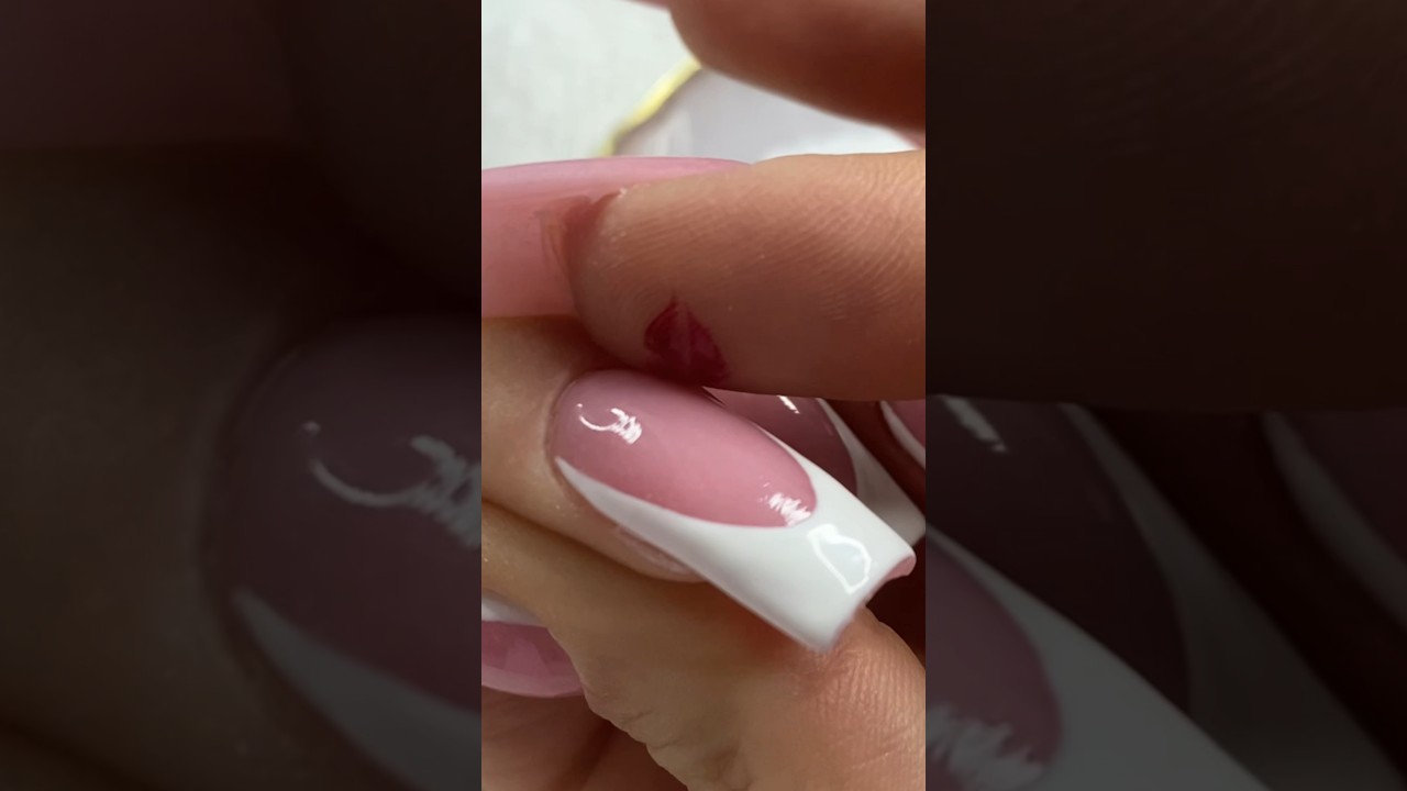 TESTING VALENTINE&rsquo;S DAY NAIL HACKS 😍💋🥰 #valentinesdaynails #valentinesdaynailart