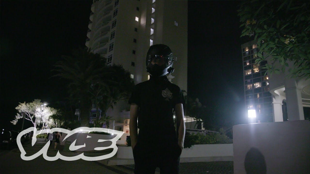 Meet The Gold Coast's Only 24-Hour Nang Delivery Driver